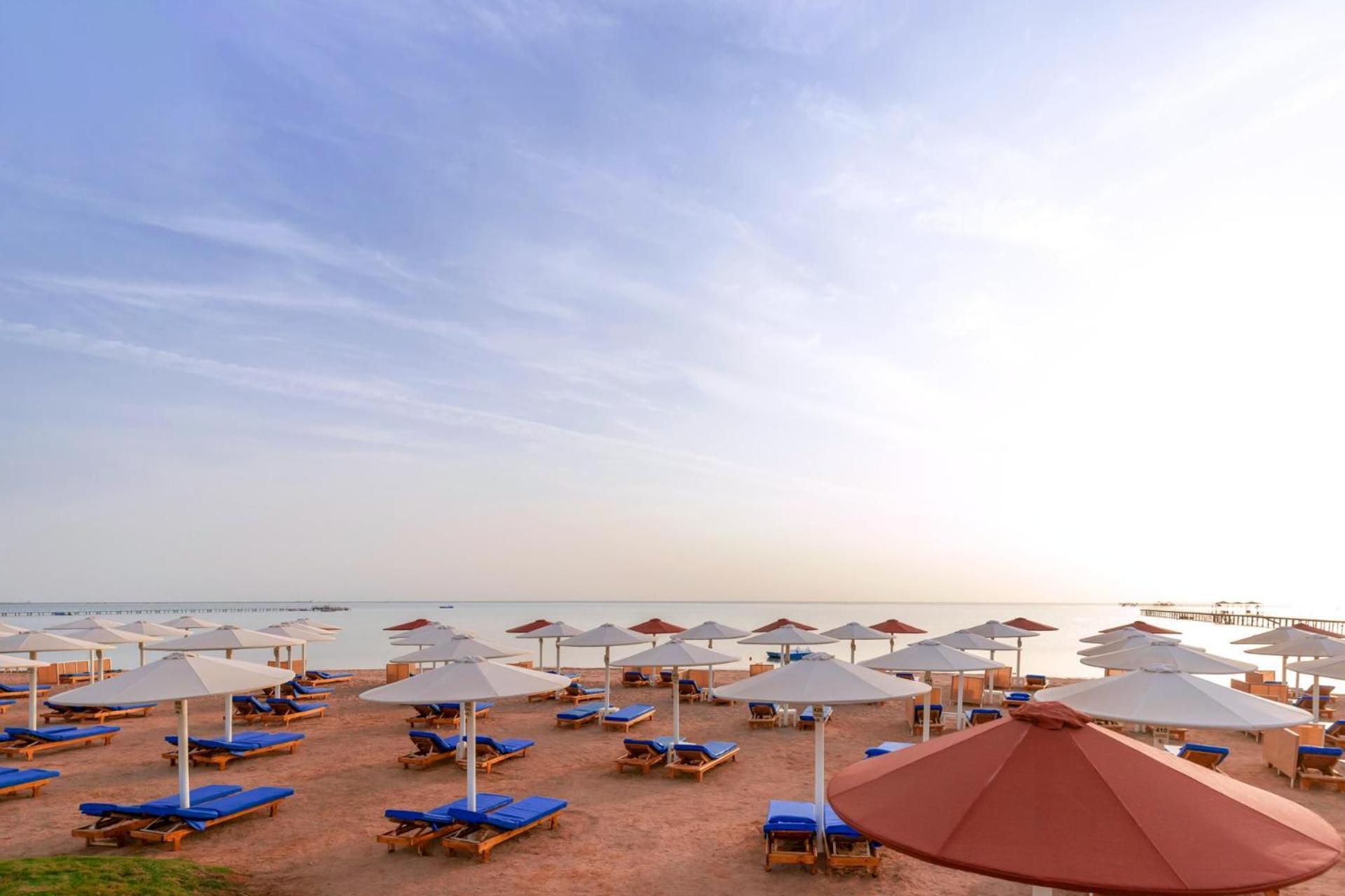 Pickalbatros Laguna Vista Aqua Park Sharm el Sheikh Esterno foto The beach at the resort