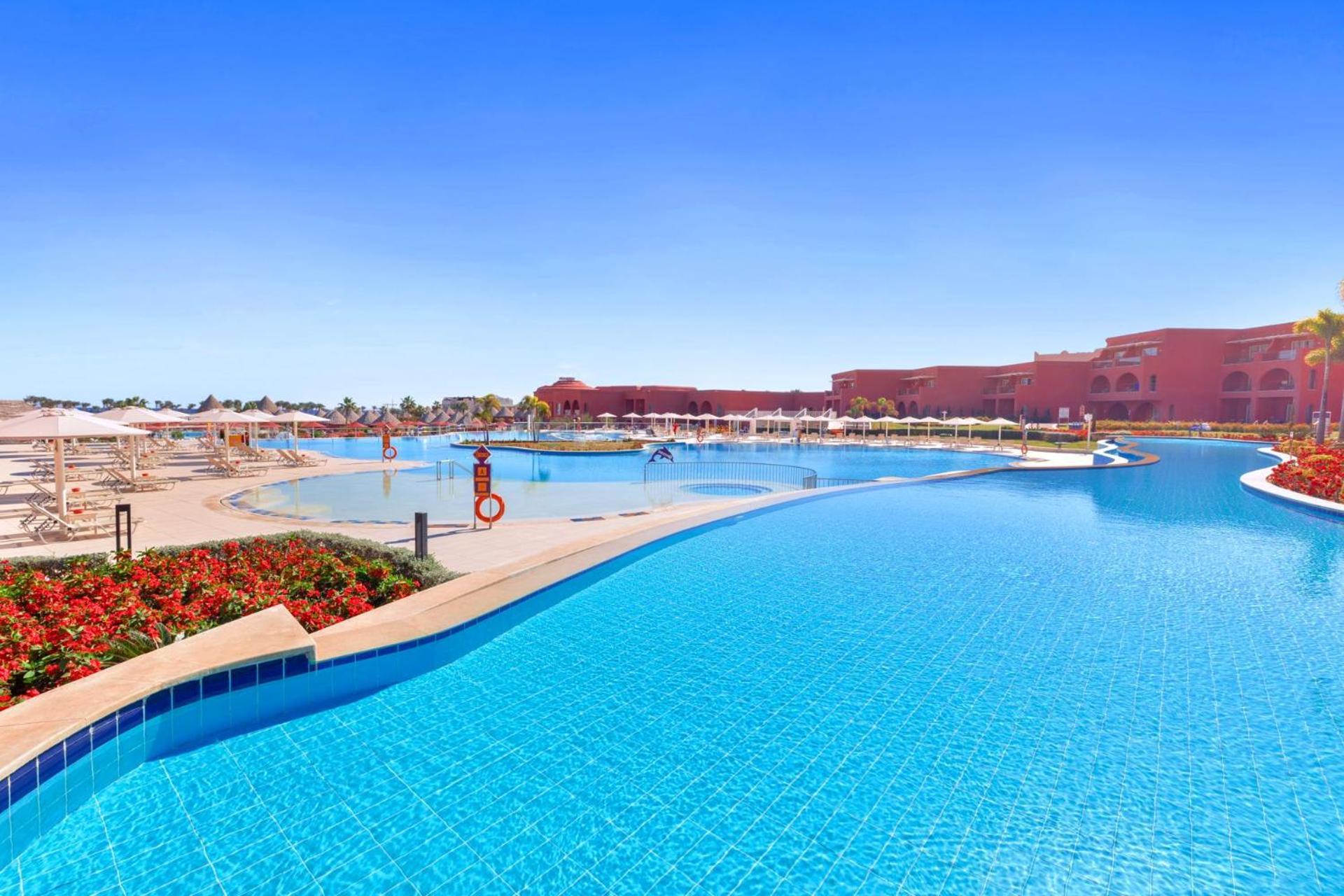 Pickalbatros Laguna Vista Aqua Park Sharm el Sheikh Esterno foto The swimming pool at the resort