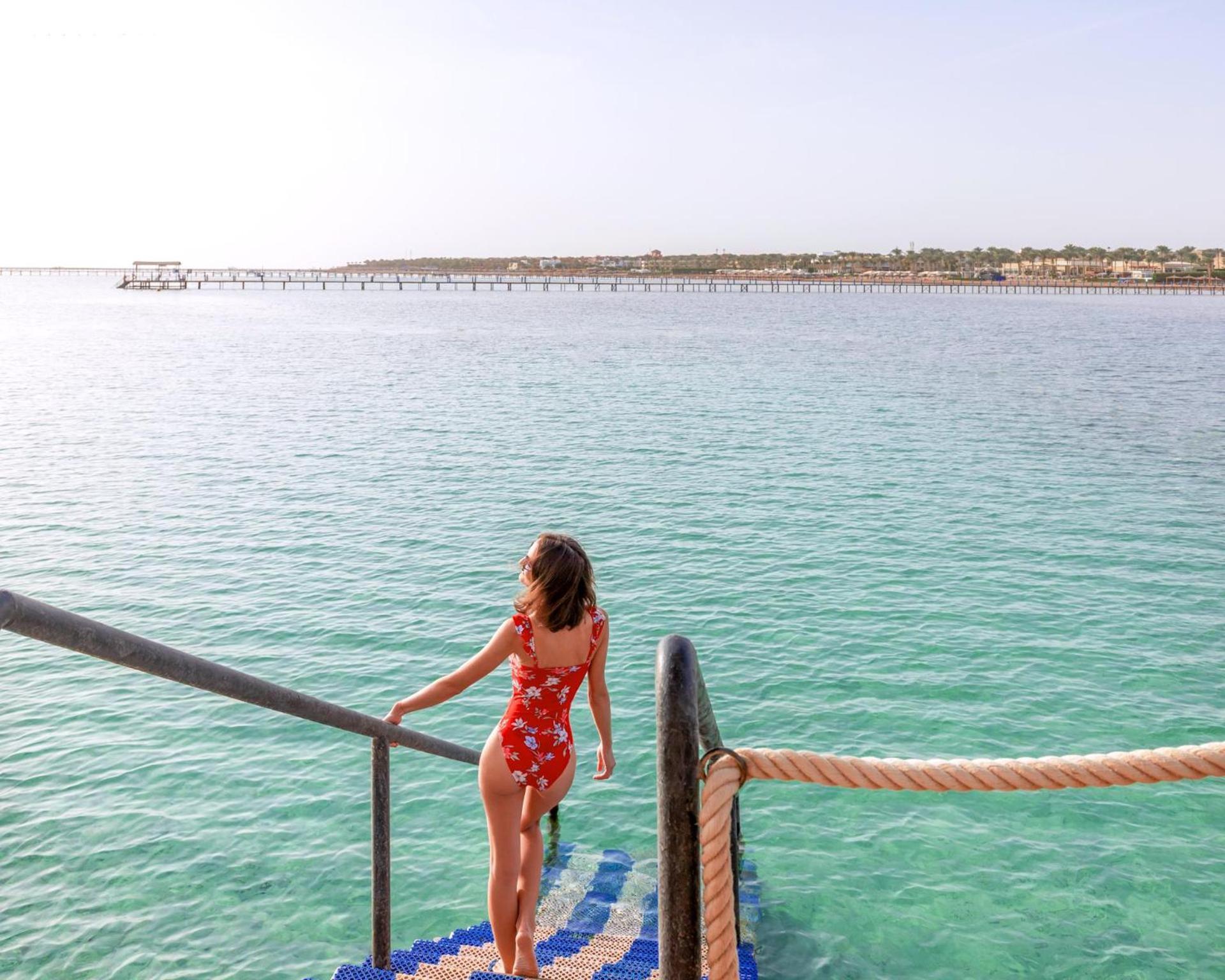 Pickalbatros Laguna Vista Aqua Park Sharm el Sheikh Esterno foto The pier of the island